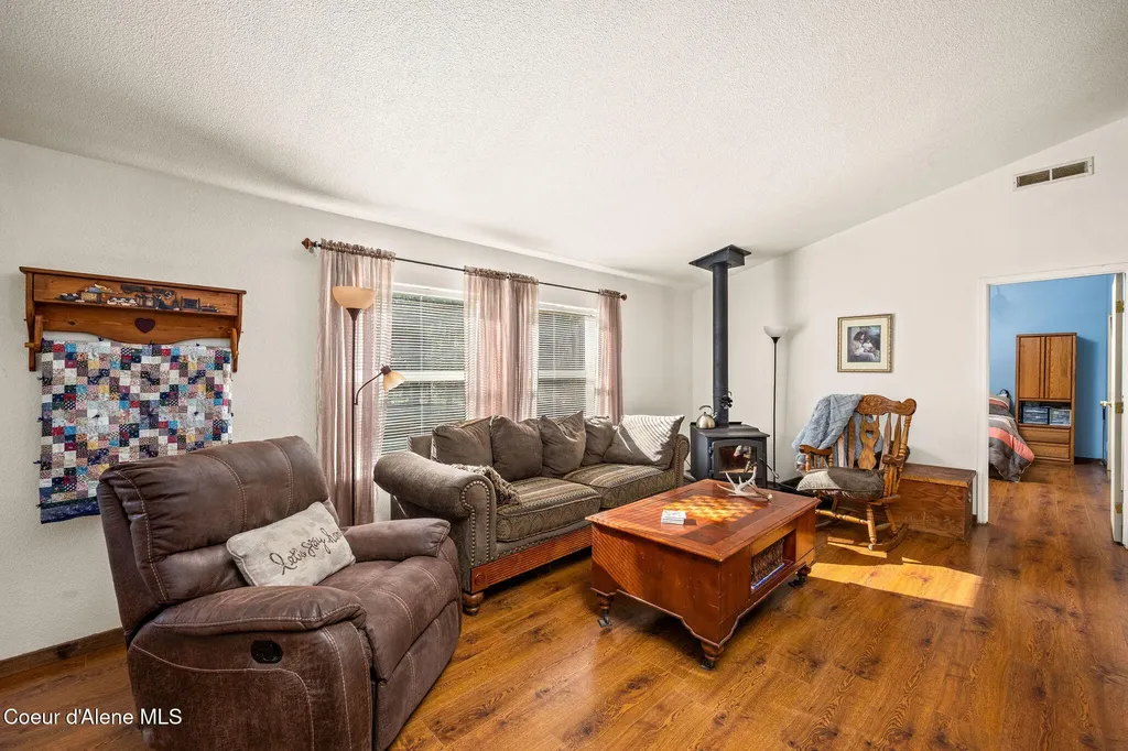 8507 E Son Shine Way Athol ID 83801