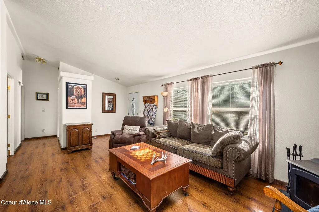 8507 E Son Shine Way Athol ID 83801