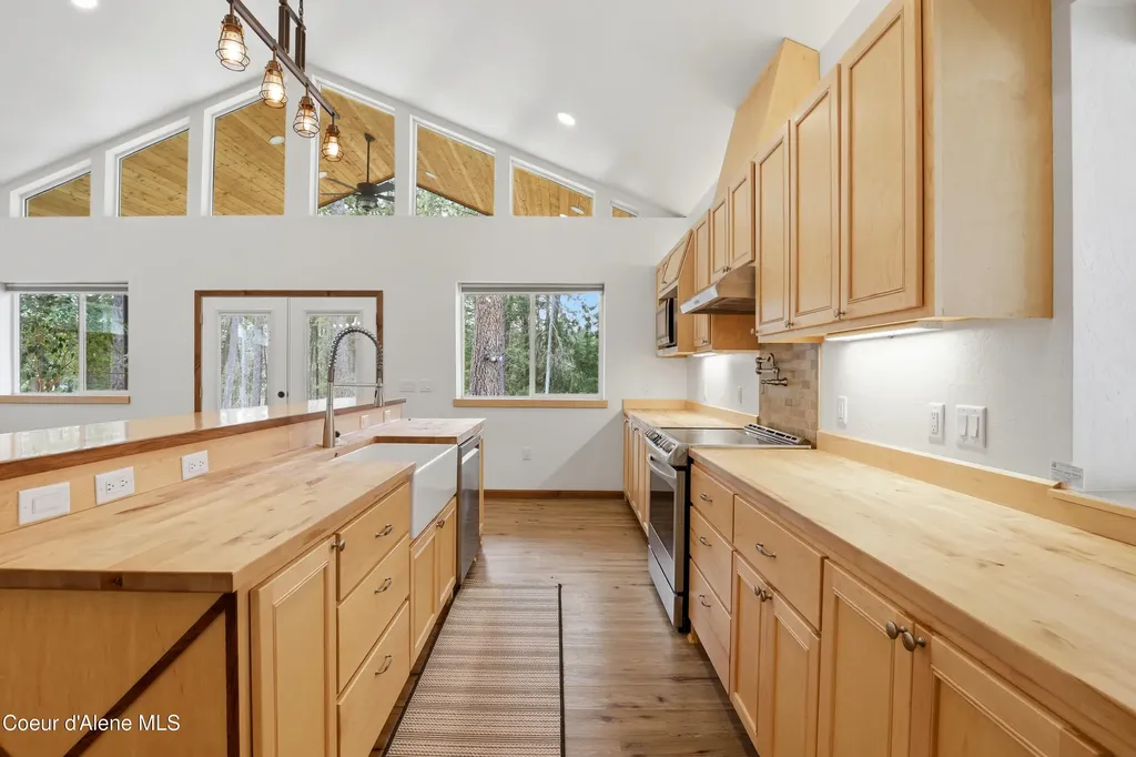 253 Hanaford Road Blanchard ID 83804