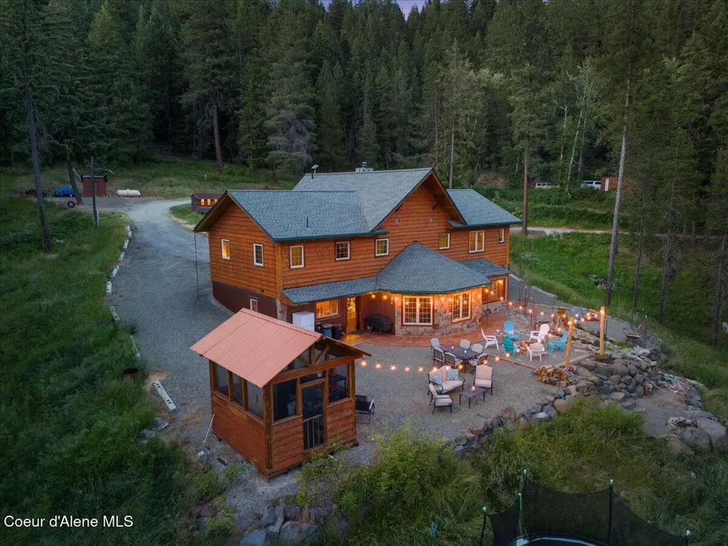 21807 E Doyle Road Cataldo ID 83810