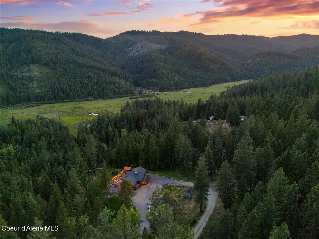 21807 E Doyle Road Cataldo ID 83810