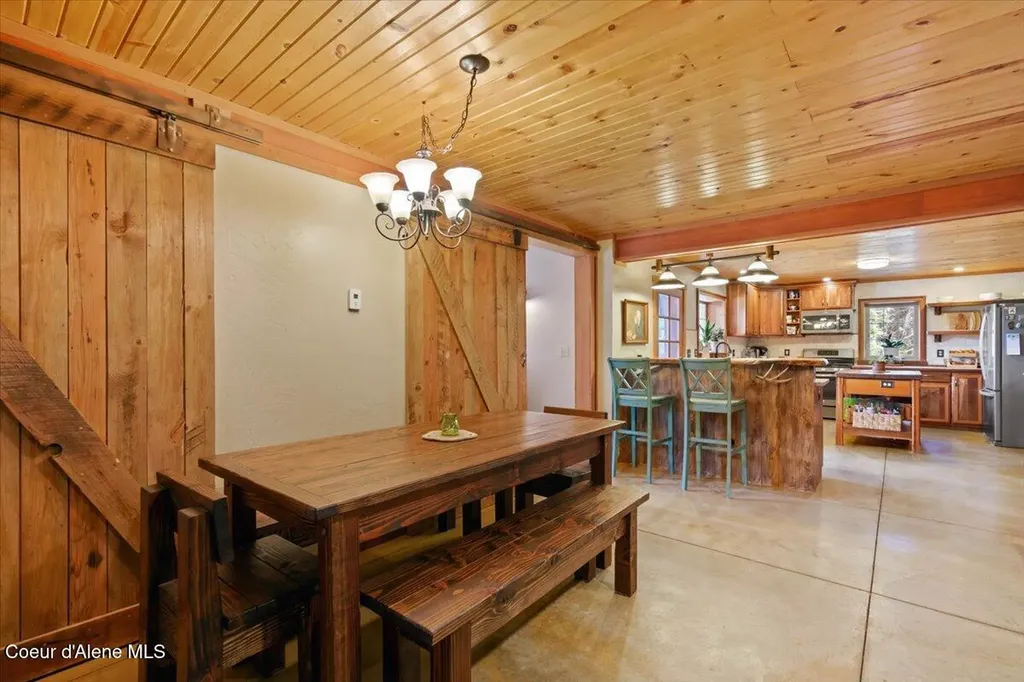21807 E Doyle Road Cataldo ID 83810