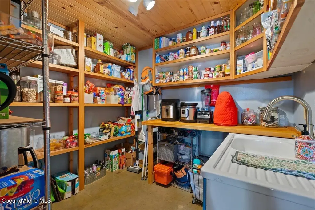 21807 E Doyle Road Cataldo ID 83810