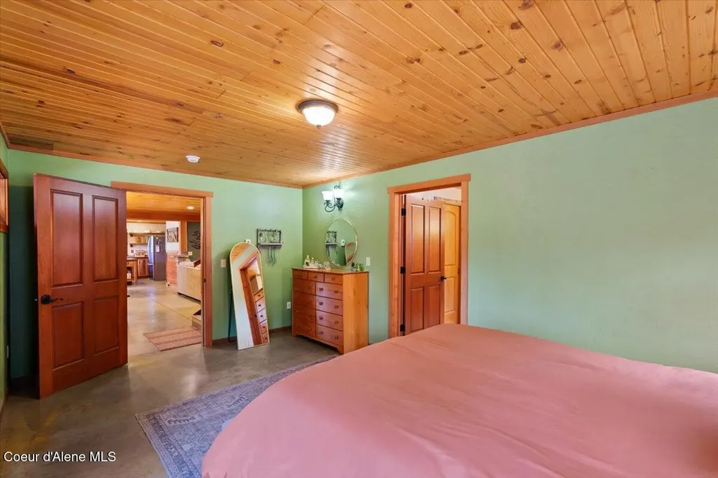 21807 E Doyle Road Cataldo ID 83810