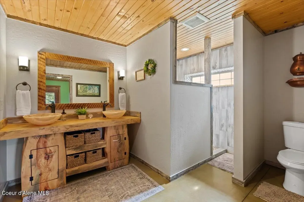 21807 E Doyle Road Cataldo ID 83810