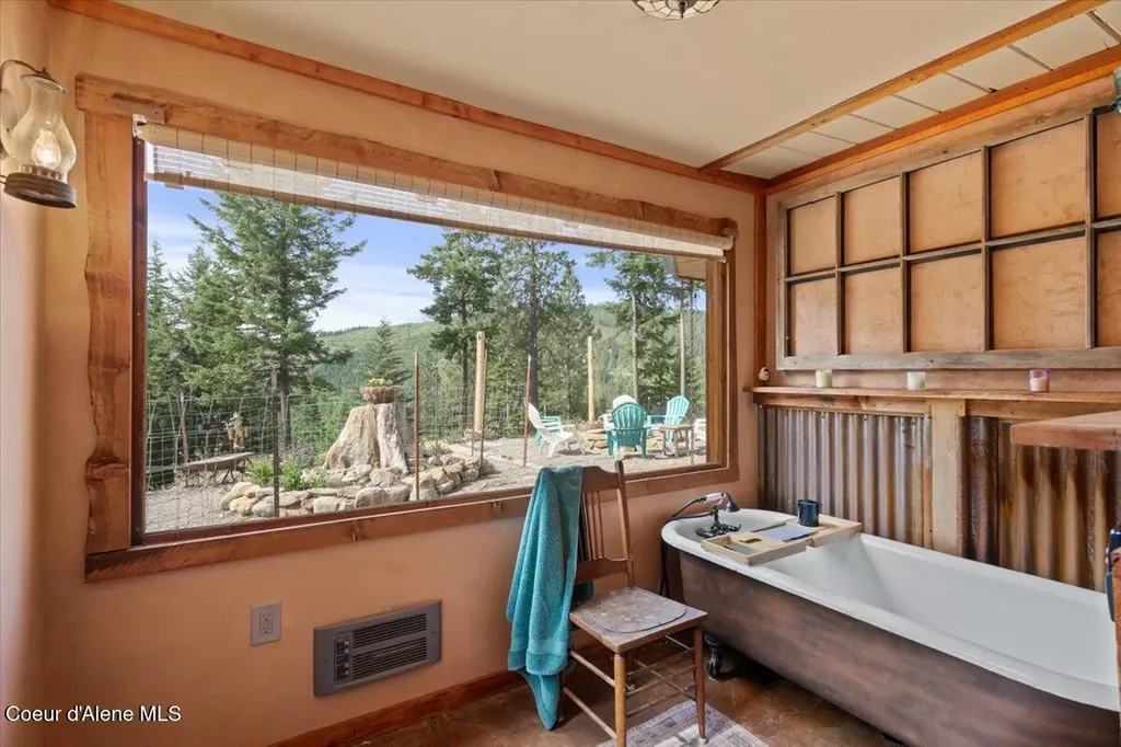 21807 E Doyle Road Cataldo ID 83810