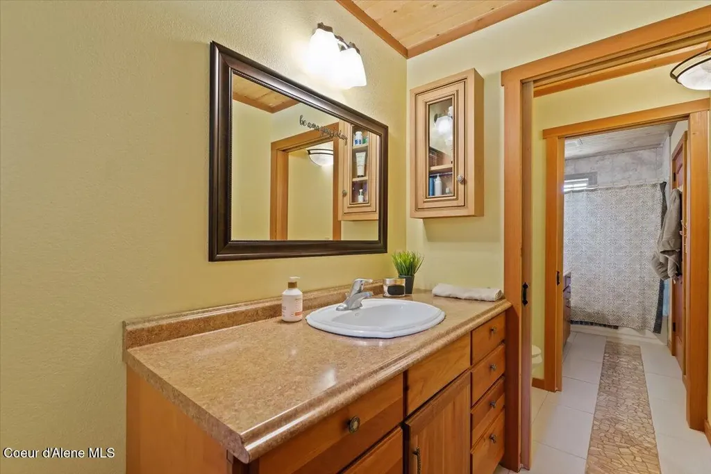 21807 E Doyle Road Cataldo ID 83810