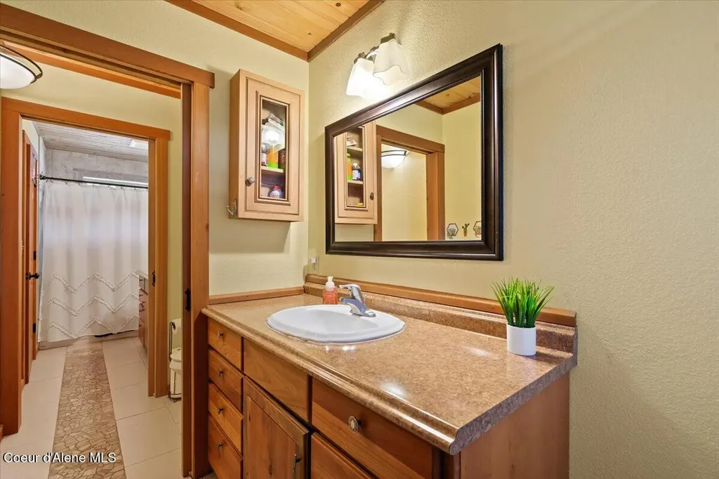 21807 E Doyle Road Cataldo ID 83810