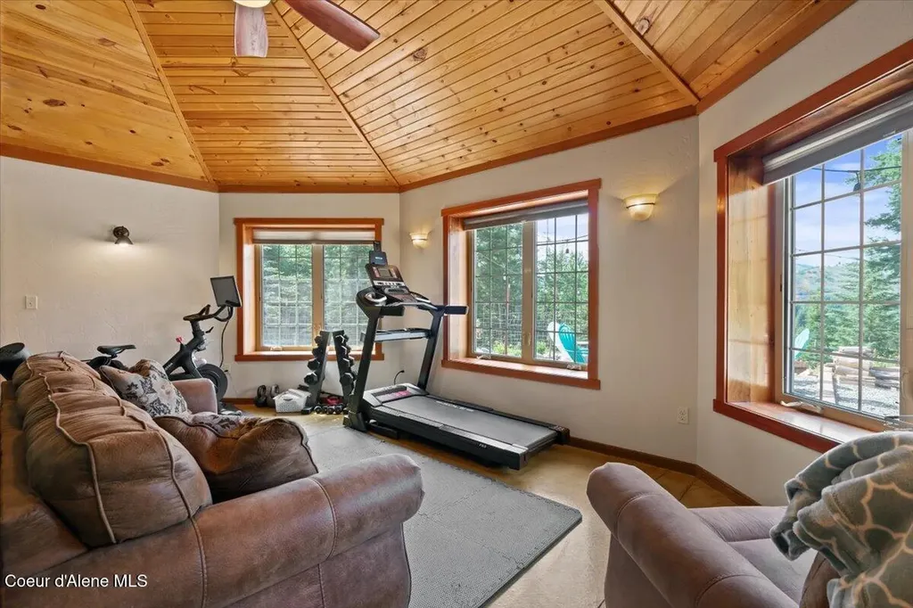 21807 E Doyle Road Cataldo ID 83810