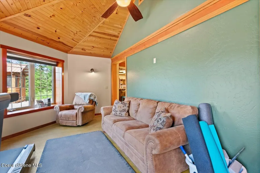 21807 E Doyle Road Cataldo ID 83810