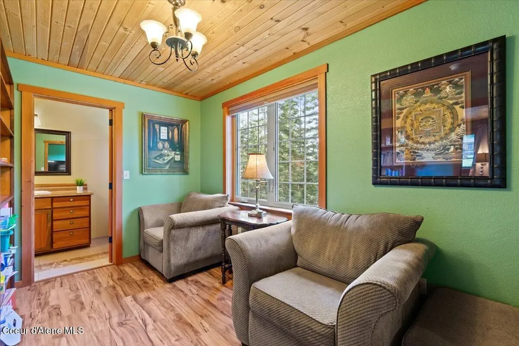 21807 E Doyle Road Cataldo ID 83810