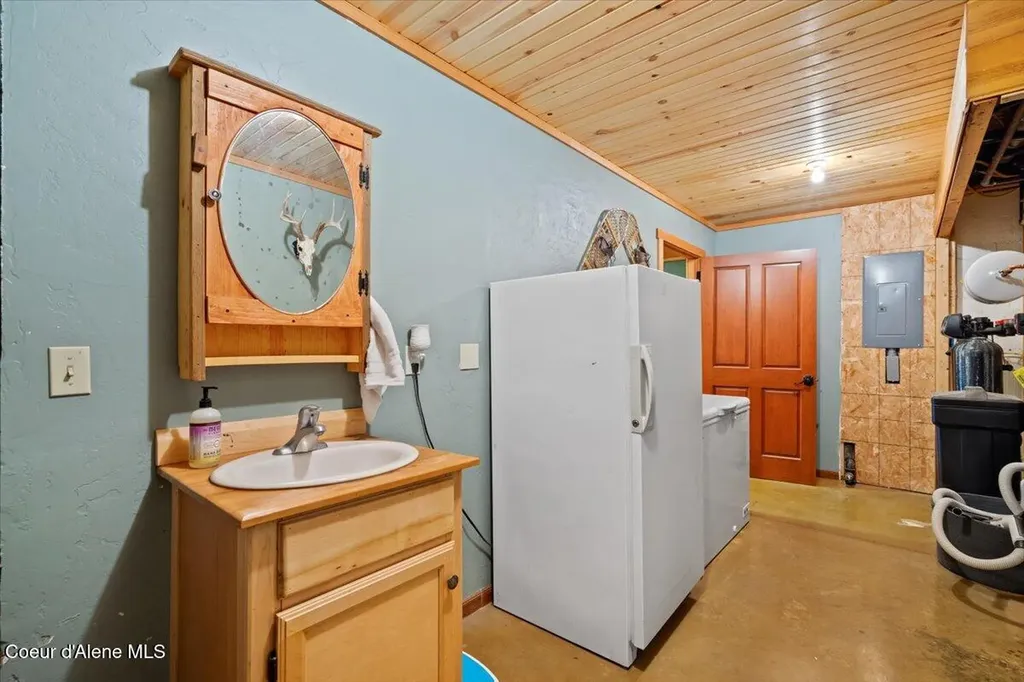 21807 E Doyle Road Cataldo ID 83810