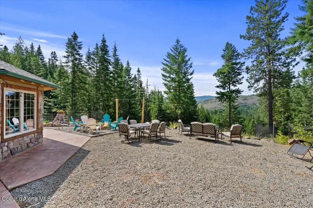 21807 E Doyle Road Cataldo ID 83810