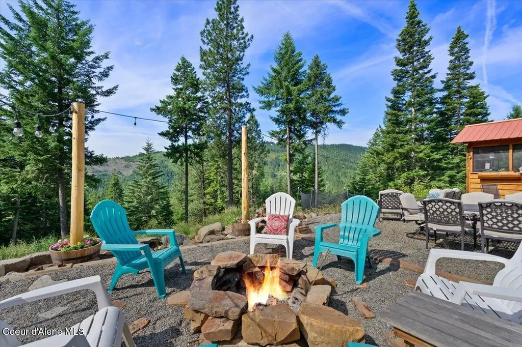 21807 E Doyle Road Cataldo ID 83810