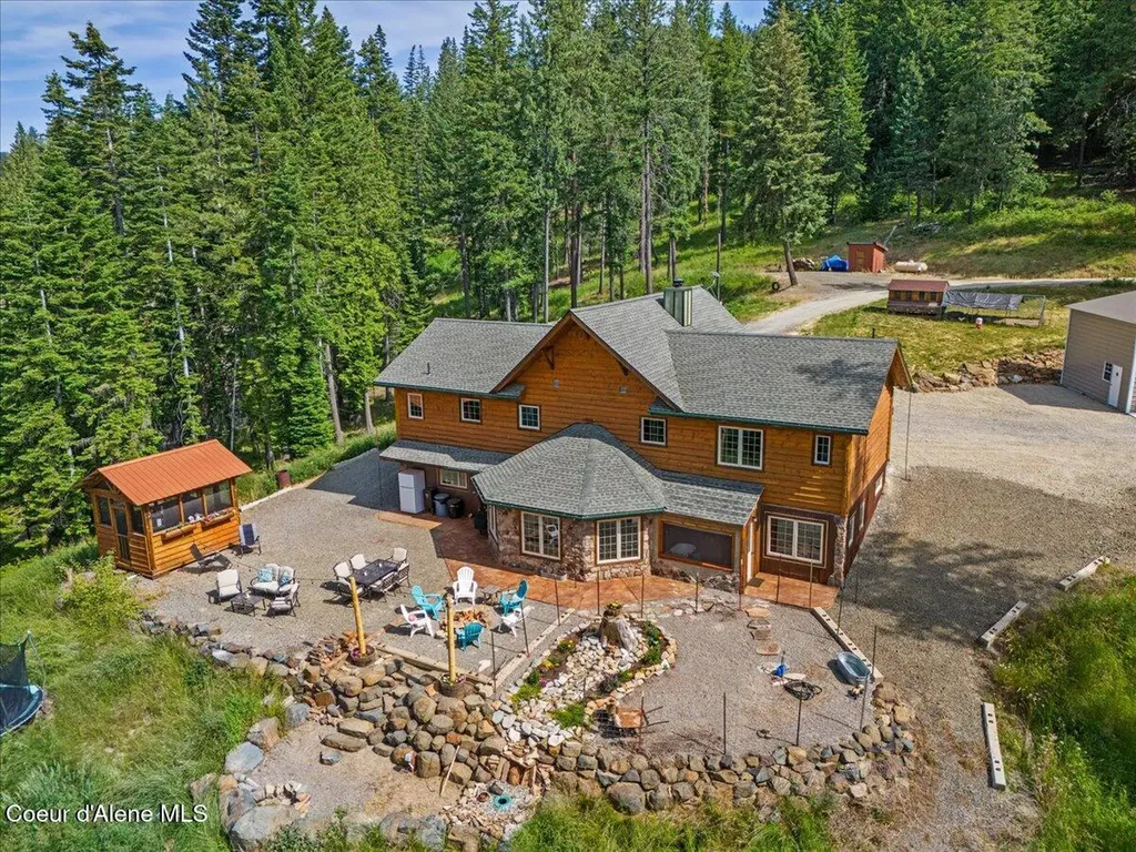 21807 E Doyle Road Cataldo ID 83810