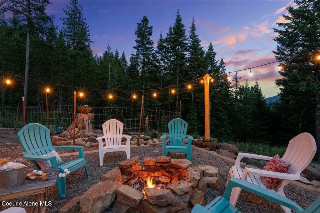 21807 E Doyle Road Cataldo ID 83810