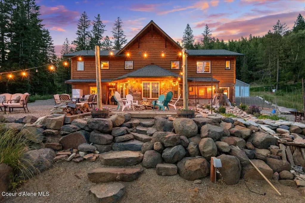21807 E Doyle Road Cataldo ID 83810