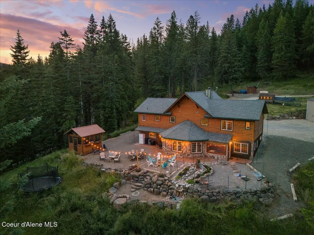 21807 E Doyle Road Cataldo ID 83810