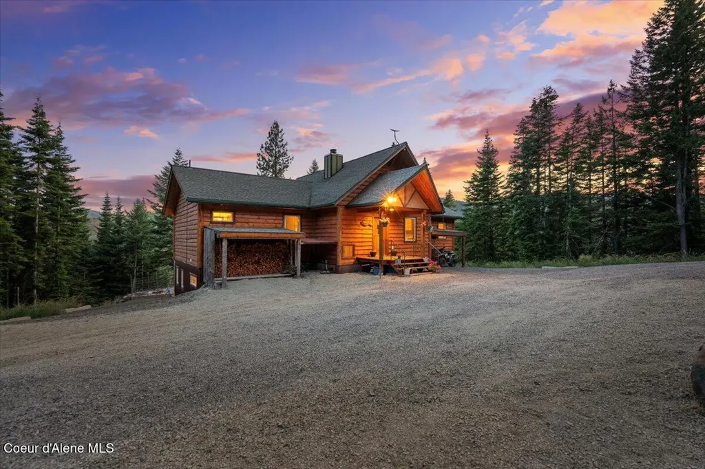 21807 E Doyle Road Cataldo ID 83810