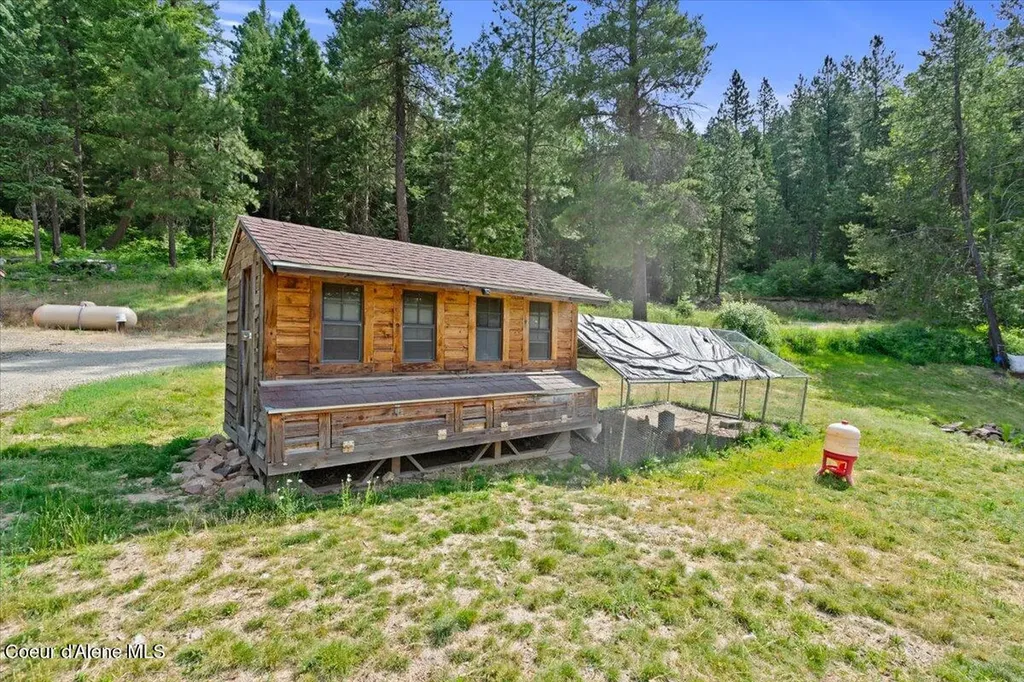 21807 E Doyle Road Cataldo ID 83810