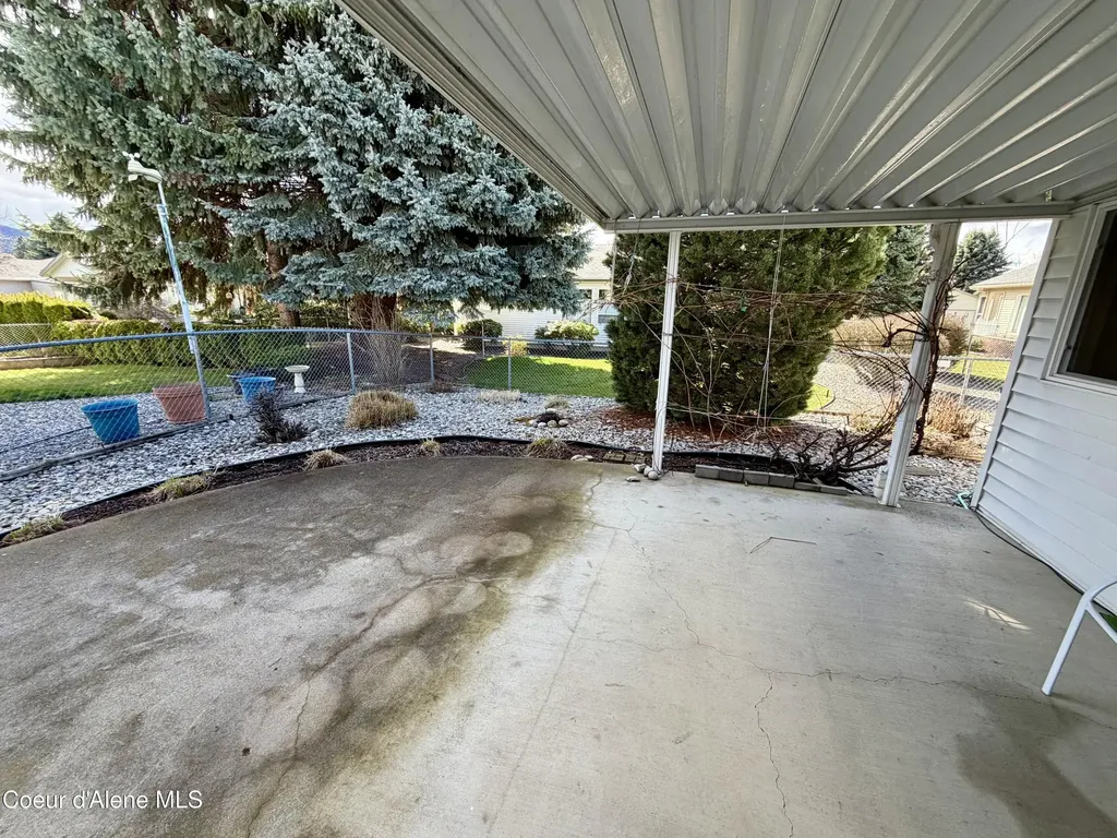 1446 W Woodlawn Drive Hayden ID 83835