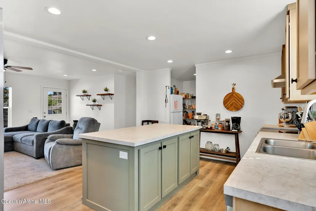1713 Bugle Point Road St. Maries ID 83861