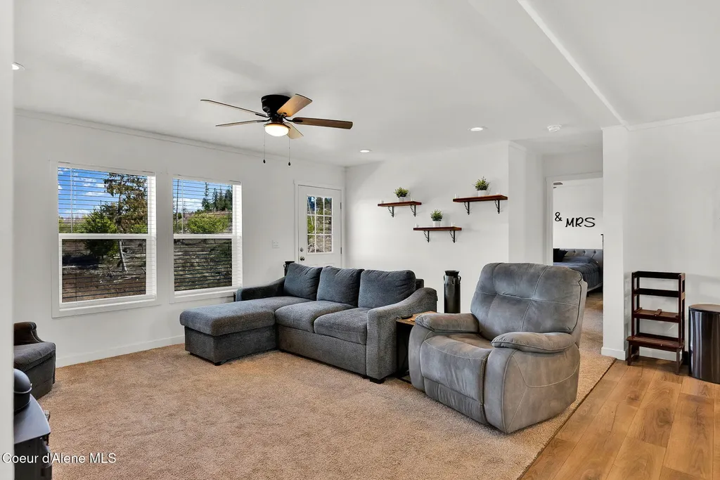 1713 Bugle Point Road St. Maries ID 83861