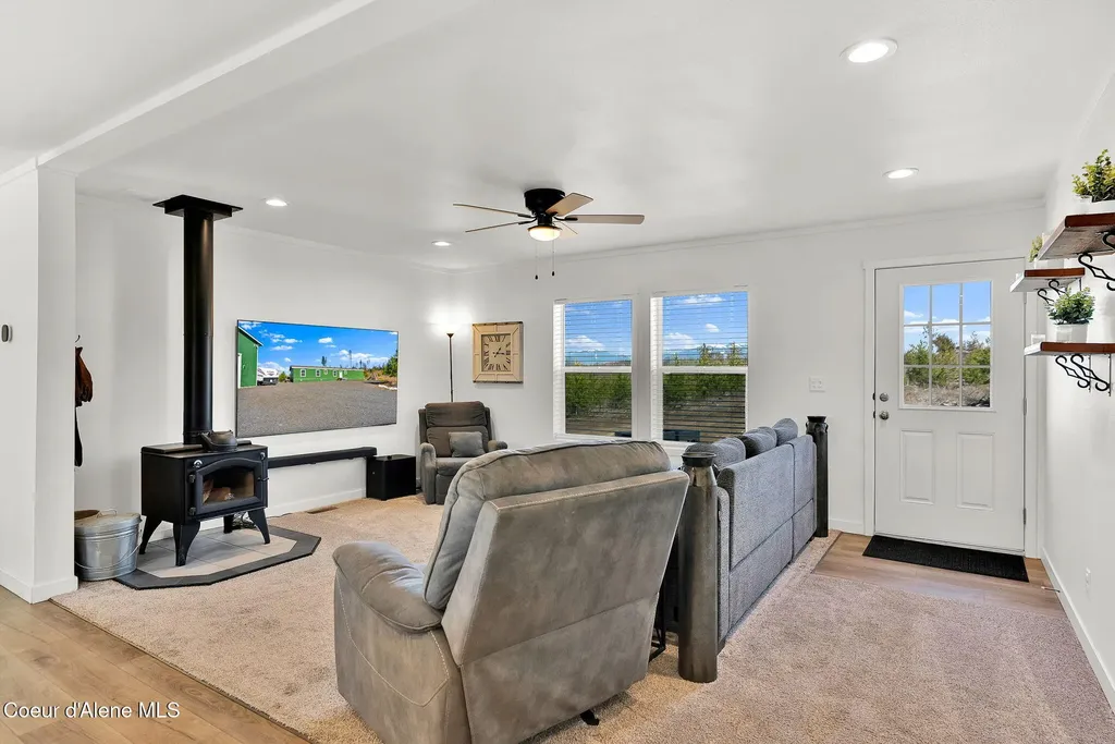 1713 Bugle Point Road St. Maries ID 83861