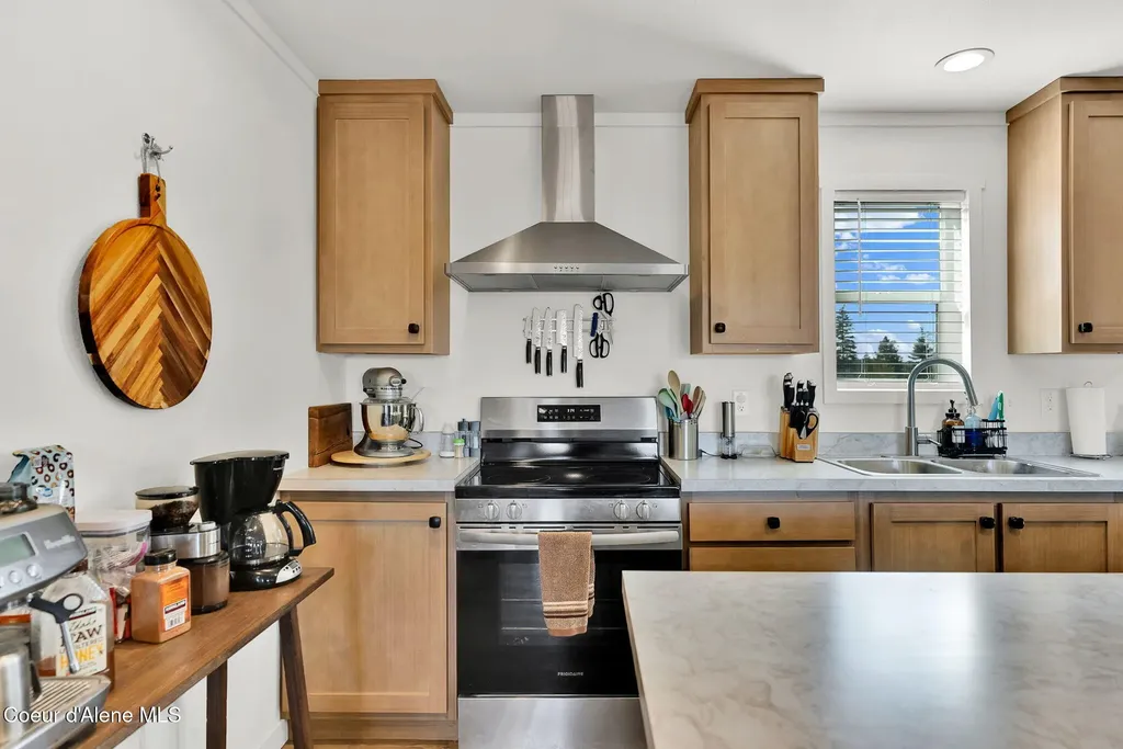1713 Bugle Point Road St. Maries ID 83861