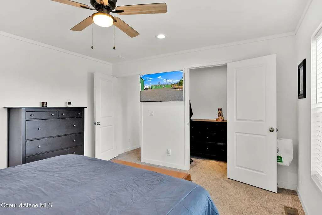 1713 Bugle Point Road St. Maries ID 83861