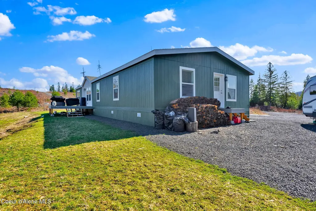 1713 Bugle Point Road St. Maries ID 83861