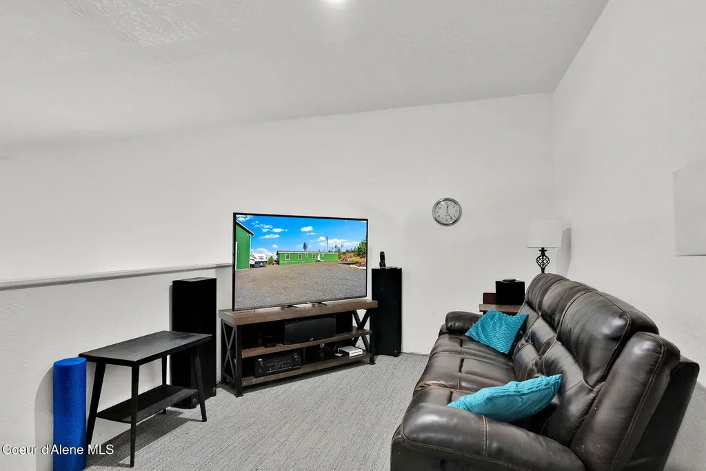 1713 Bugle Point Road St. Maries ID 83861