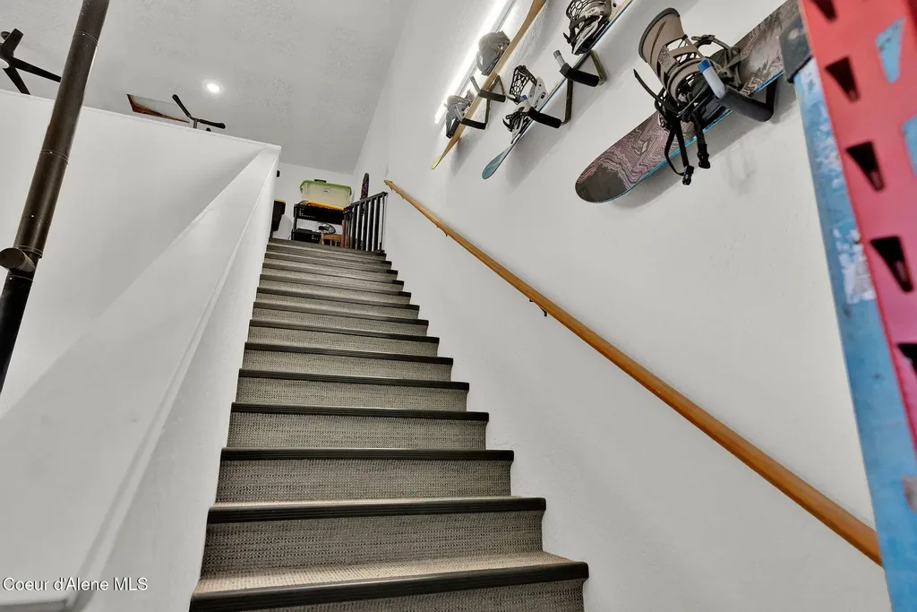 1713 Bugle Point Road St. Maries ID 83861