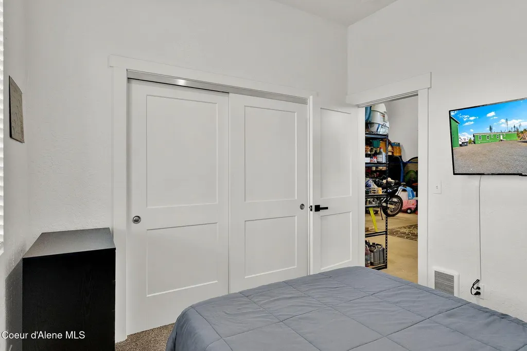 1713 Bugle Point Road St. Maries ID 83861