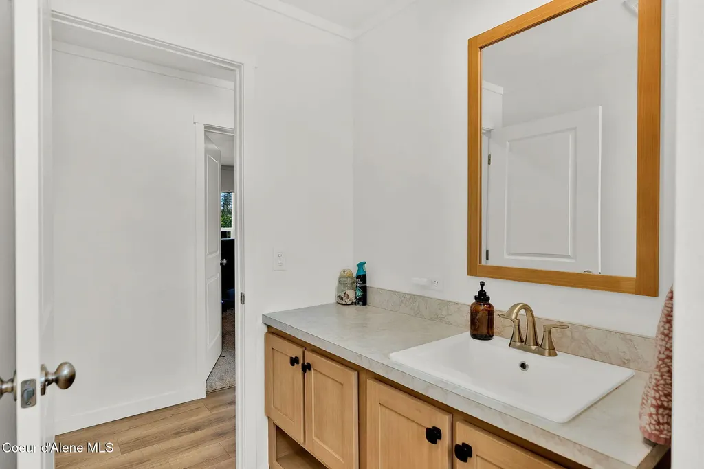 1713 Bugle Point Road St. Maries ID 83861