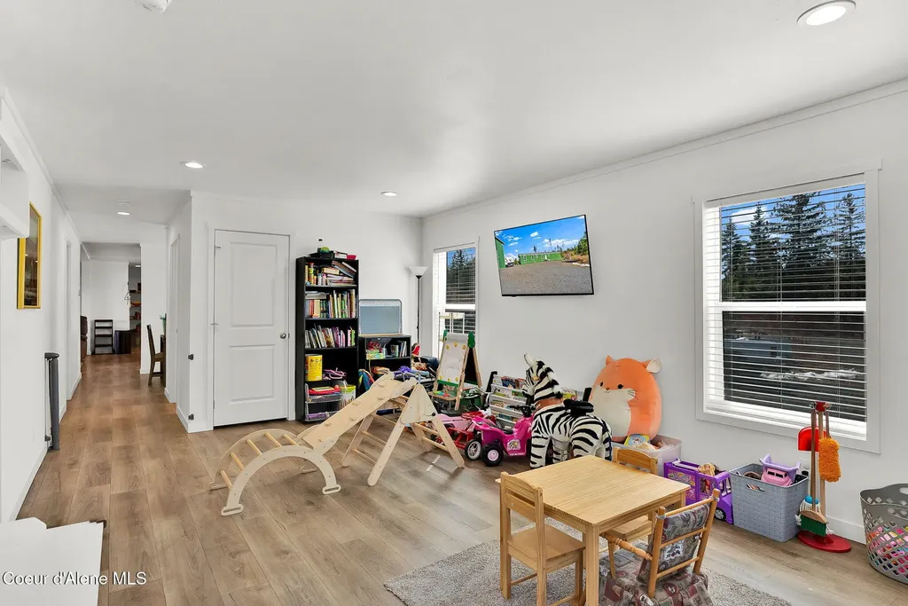 1713 Bugle Point Road St. Maries ID 83861