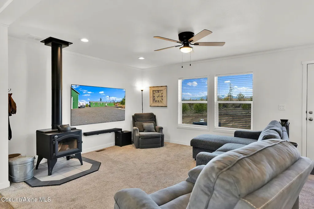 1713 Bugle Point Road St. Maries ID 83861