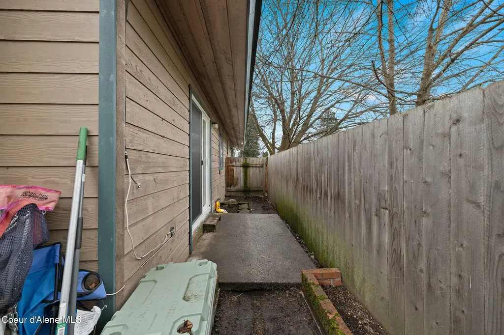 126 E Willow Tree Lane Hayden ID 83835
