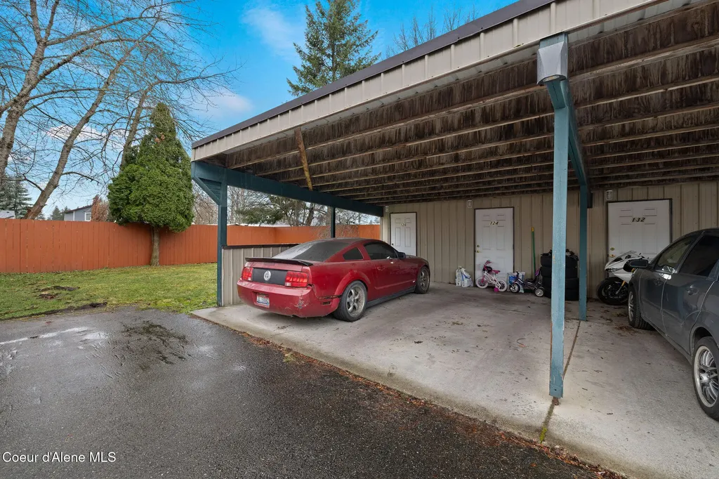 126 E Willow Tree Lane Hayden ID 83835