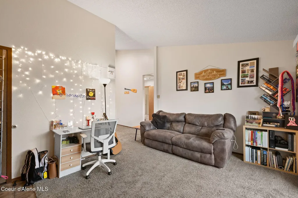126 E Willow Tree Lane Hayden ID 83835