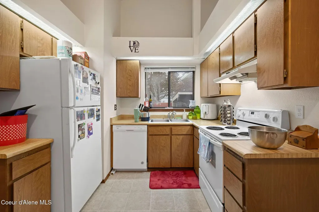 126 E Willow Tree Lane Hayden ID 83835