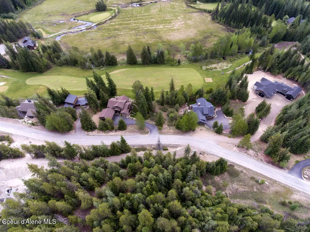 207 Long Drive Priest River ID 83856