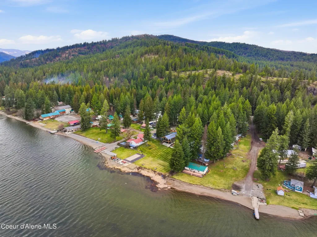 7562 W Spirit Lake Road Spirit Lake ID 83869