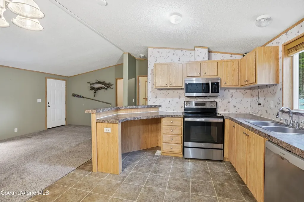 7562 W Spirit Lake Road Spirit Lake ID 83869