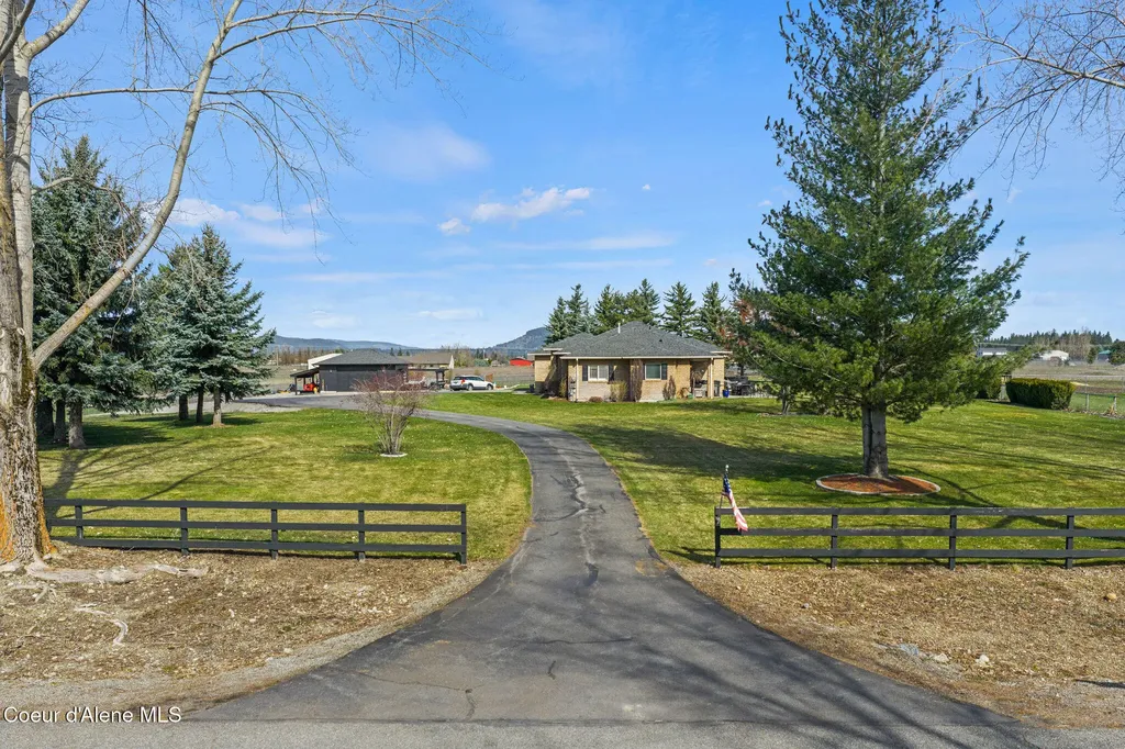 2069 W Diamond Bar Road Rathdrum ID 83858