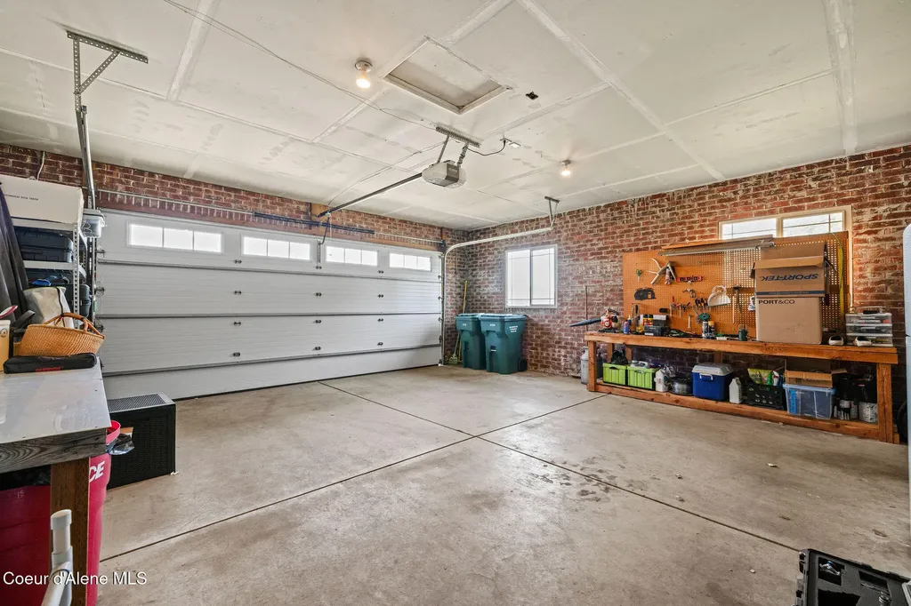 2069 W Diamond Bar Road Rathdrum ID 83858