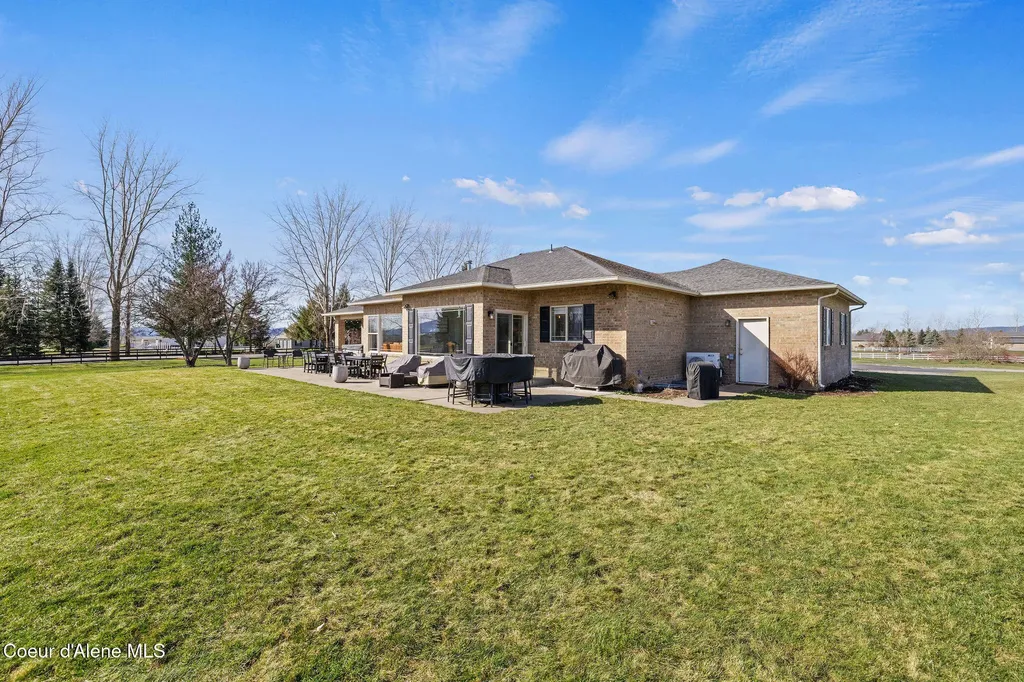 2069 W Diamond Bar Road Rathdrum ID 83858