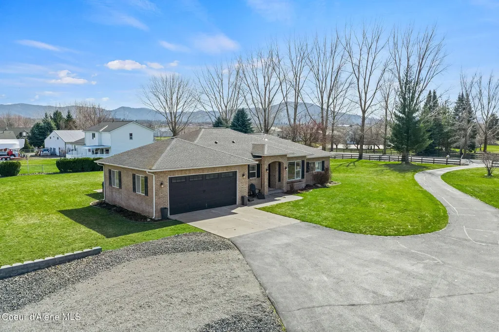2069 W Diamond Bar Road Rathdrum ID 83858