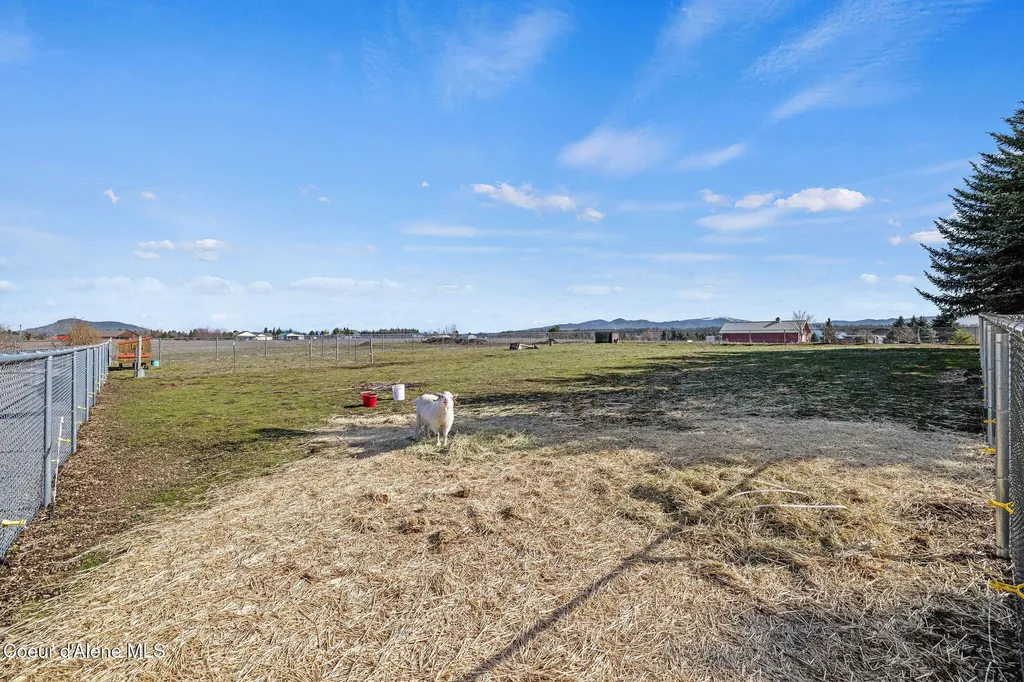 2069 W Diamond Bar Road Rathdrum ID 83858