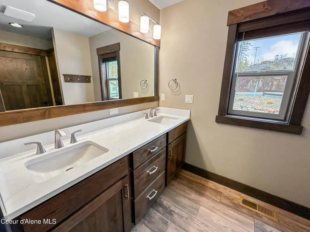 40 Palouse Drive Nordman ID 83848